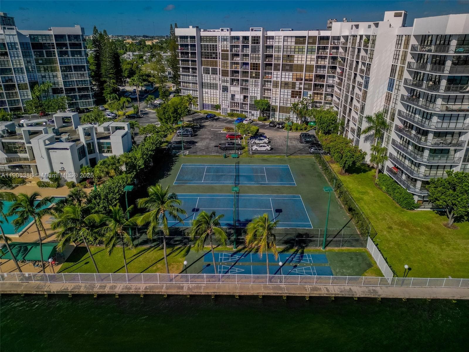 OCEANVIEW PARK CONDO · #302 in Hallandale Beach - Photo 20