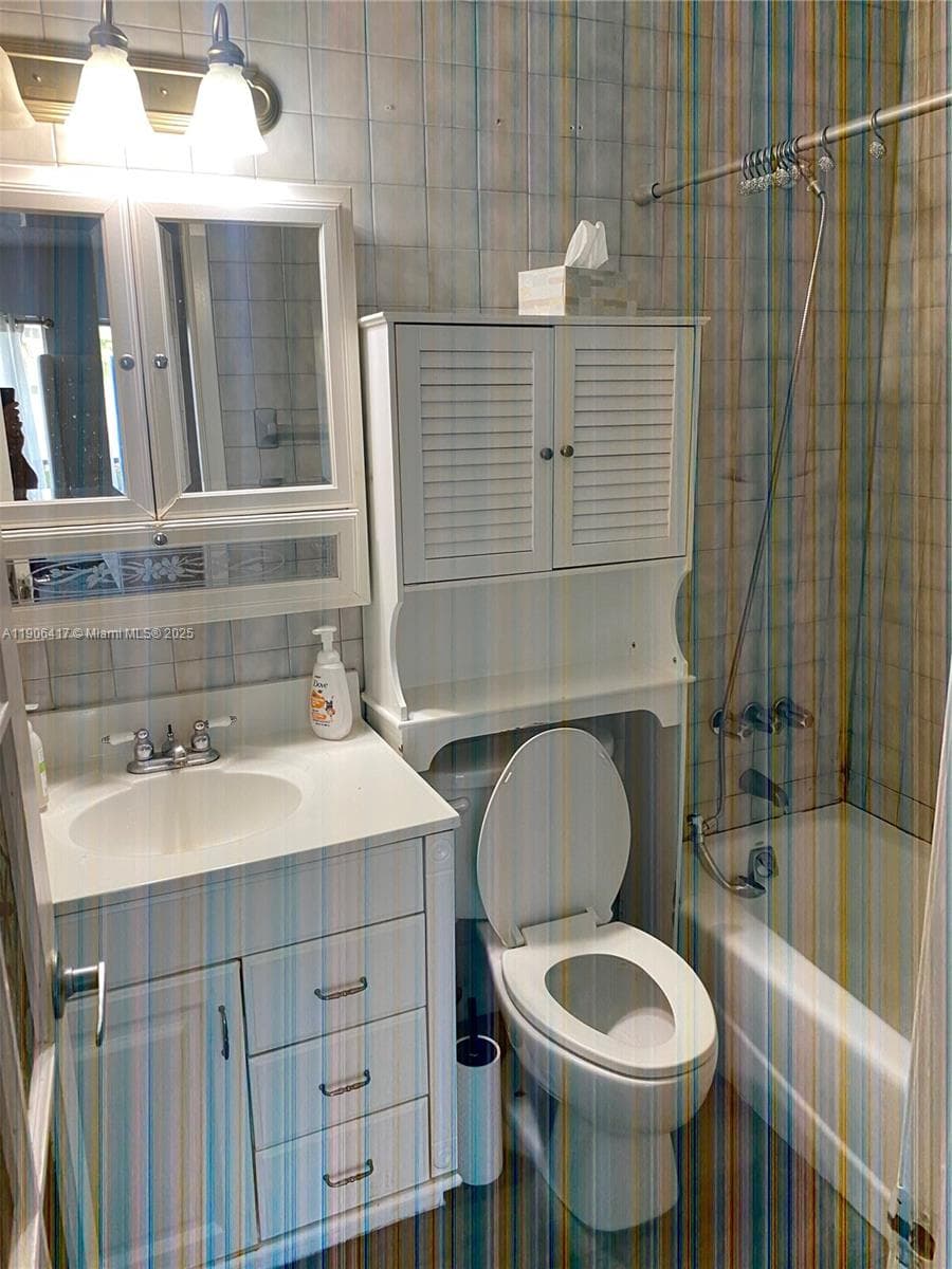 BAY PLACE CONDO · #208 in Hallandale Beach - Photo 10