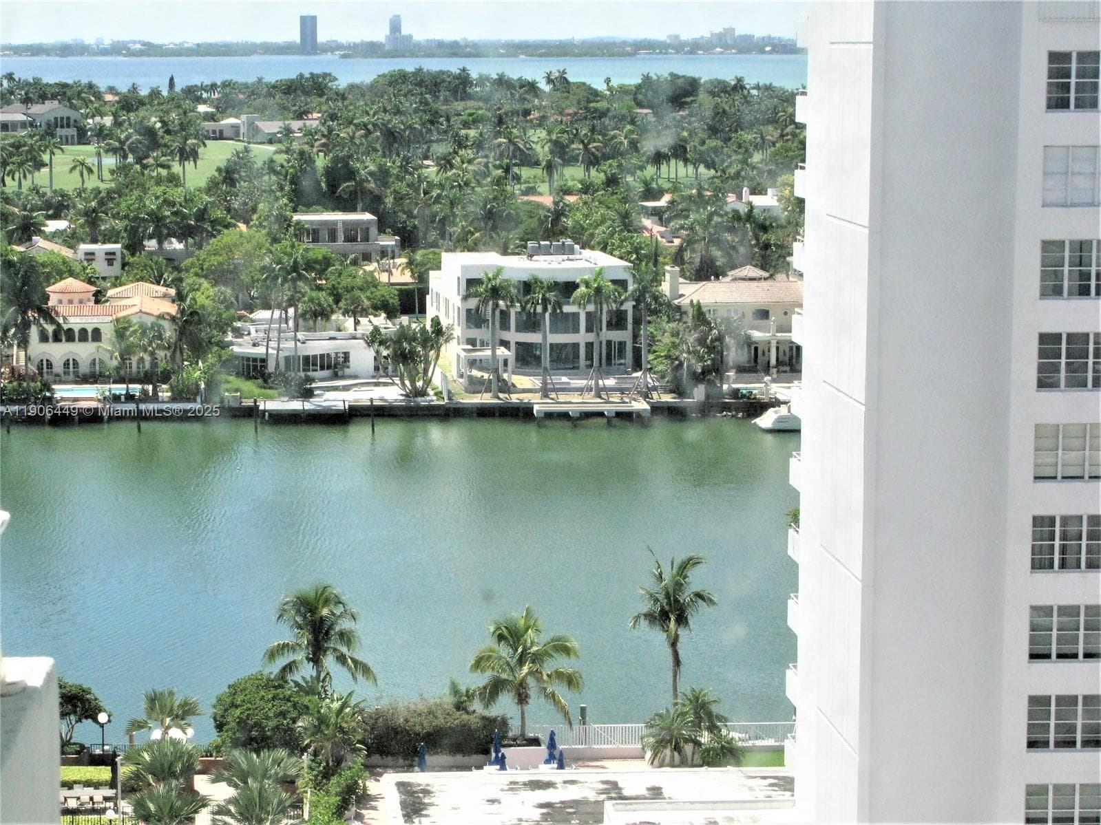 Arlen Beach Condominium · #511 in Miami Beach - Photo 2