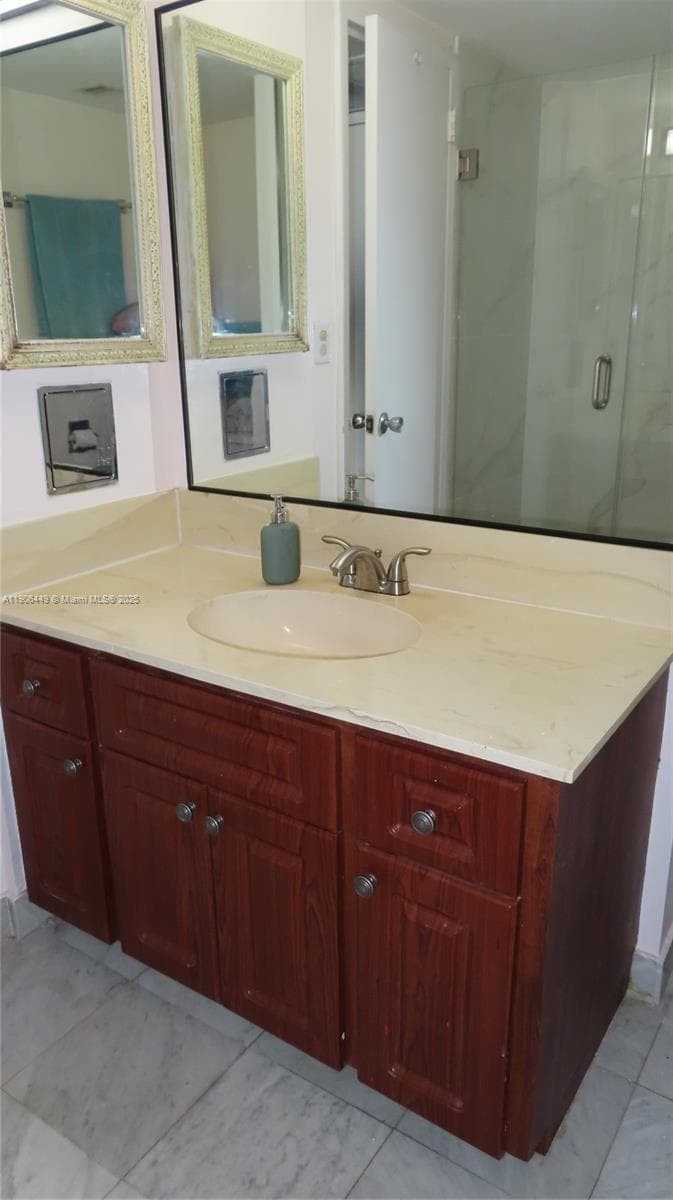 Arlen Beach Condominium · #511 in Miami Beach - Photo 20