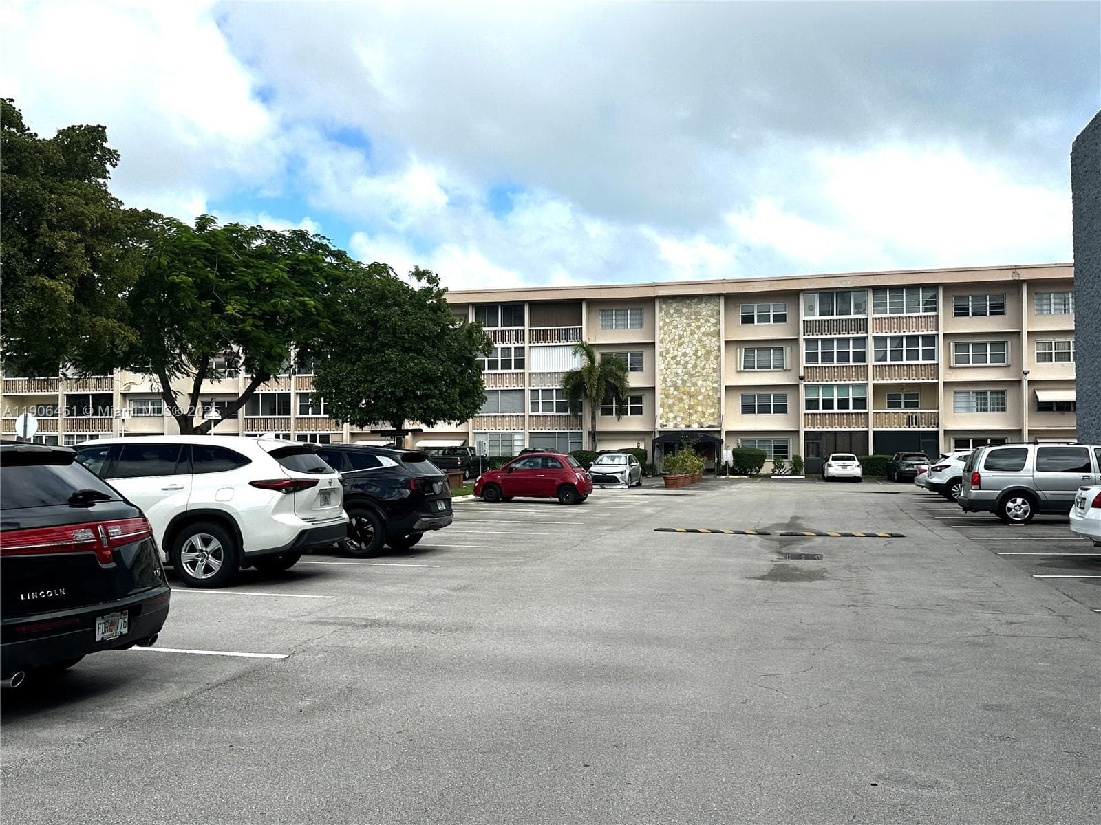 FOURTH GULFSTREAM GARDEN · #308 in Hallandale Beach - Photo 42