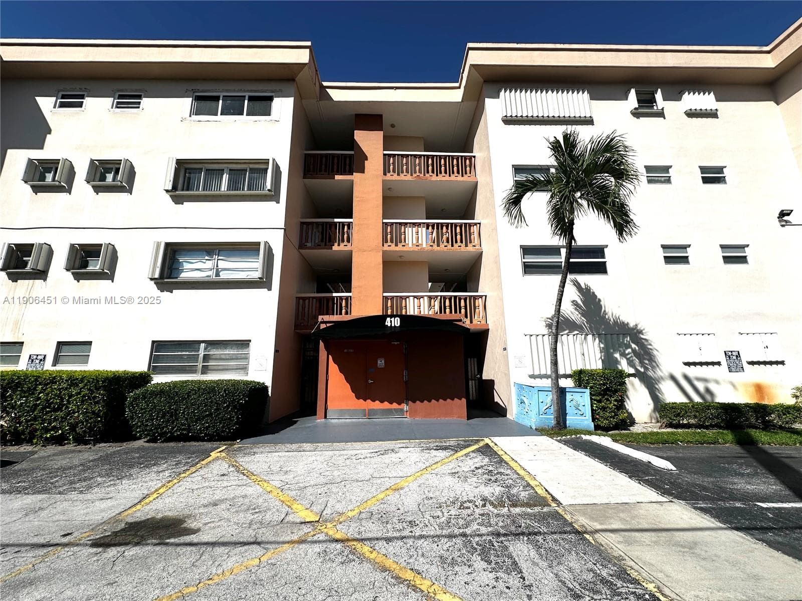 FOURTH GULFSTREAM GARDEN · #308 in Hallandale Beach - Photo 43