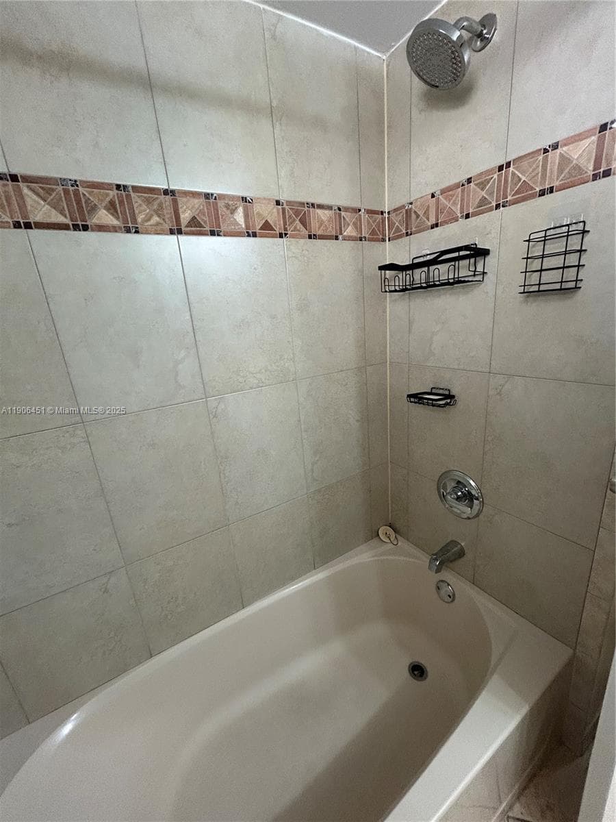 FOURTH GULFSTREAM GARDEN · #308 in Hallandale Beach - Photo 22