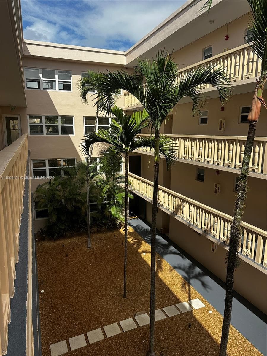 FOURTH GULFSTREAM GARDEN · #308 in Hallandale Beach - Photo 34