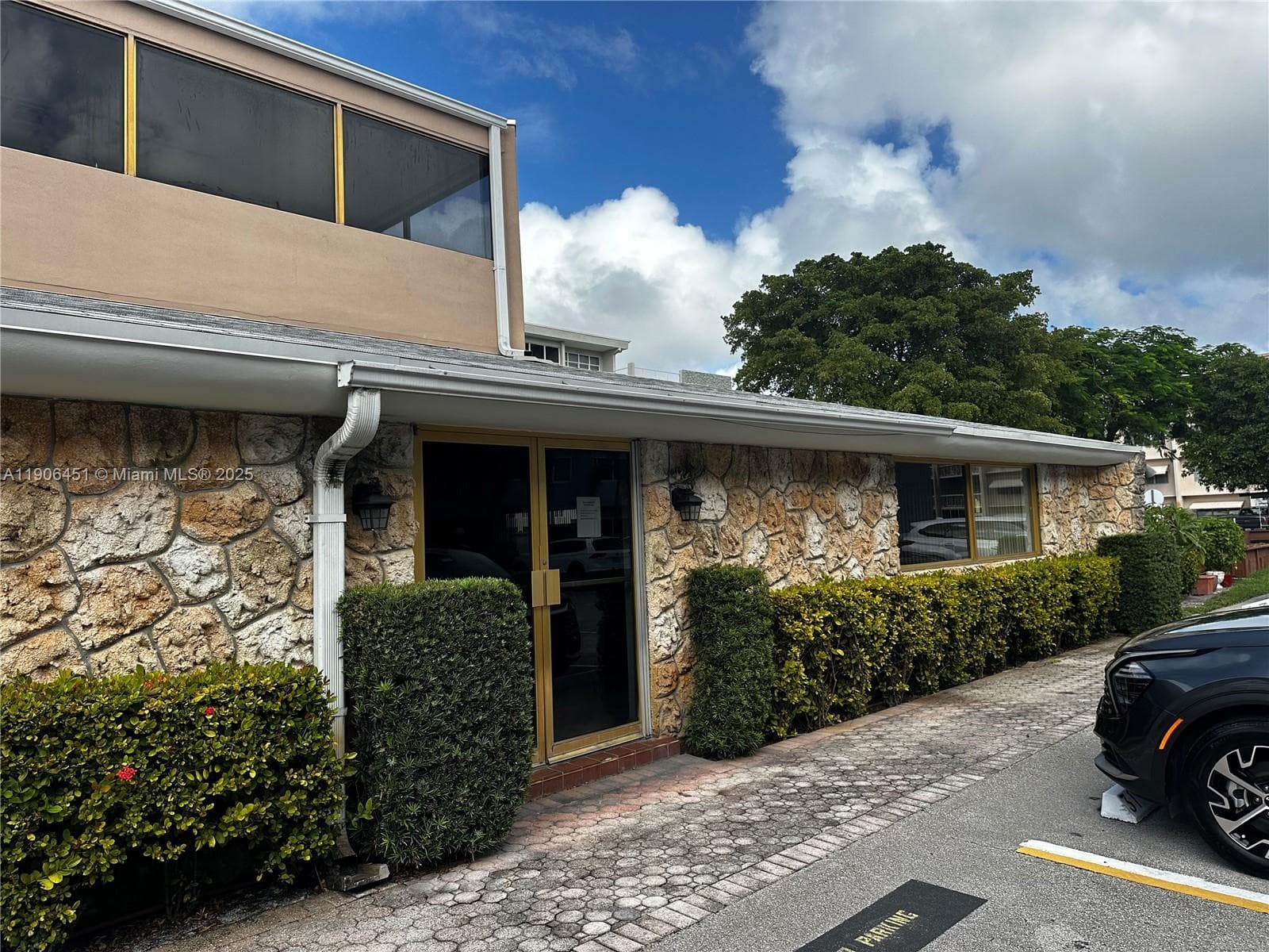 FOURTH GULFSTREAM GARDEN · #308 in Hallandale Beach - Photo 40