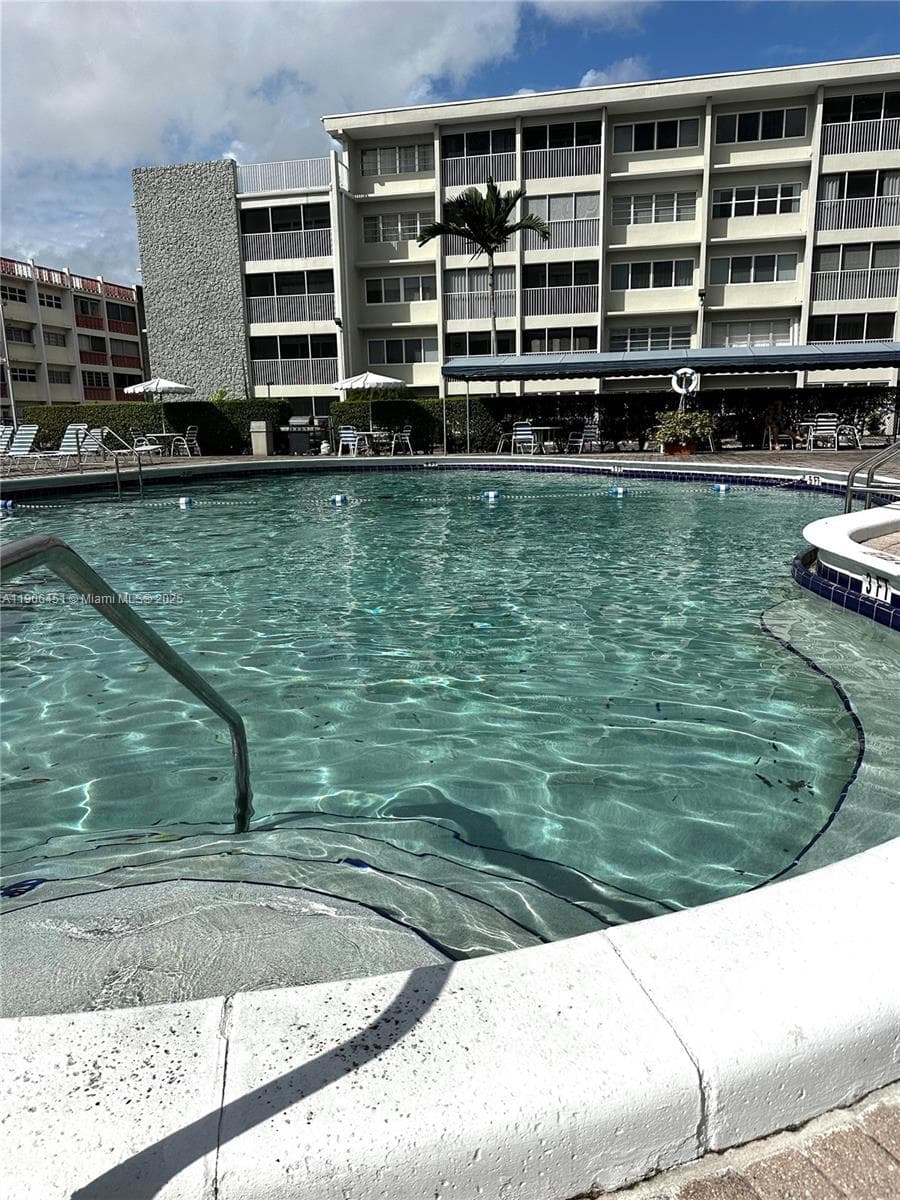 FOURTH GULFSTREAM GARDEN · #308 in Hallandale Beach - Photo 35
