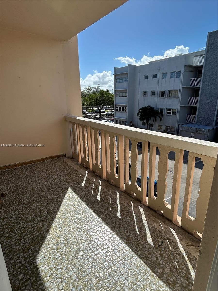 FOURTH GULFSTREAM GARDEN · #308 in Hallandale Beach - Photo 29
