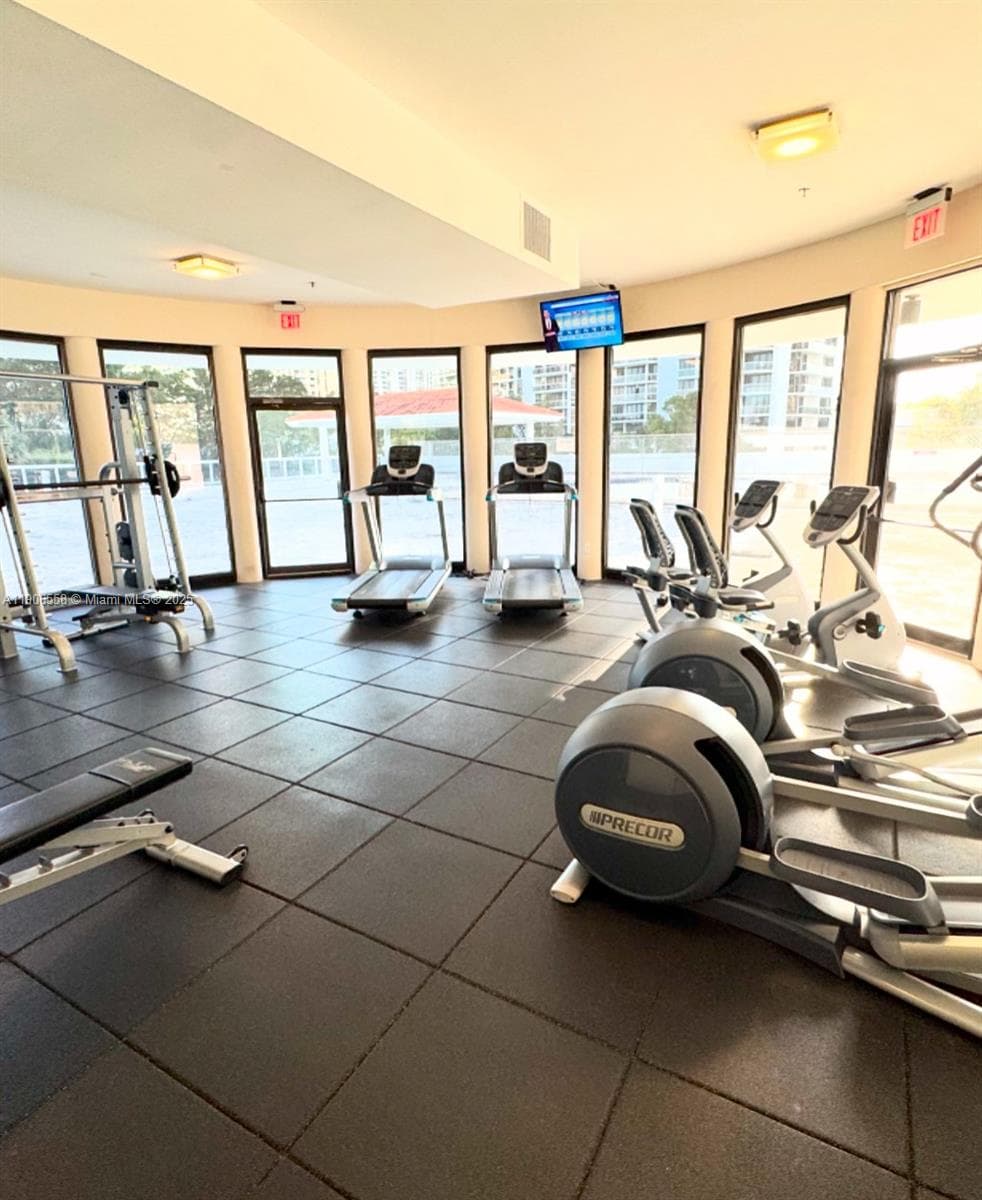 Waterview Condominium · #135 in Aventura - Photo 9