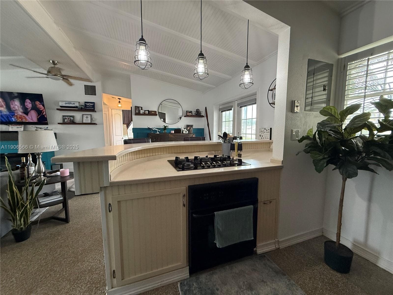 2524 Key Largo Ln photo 12