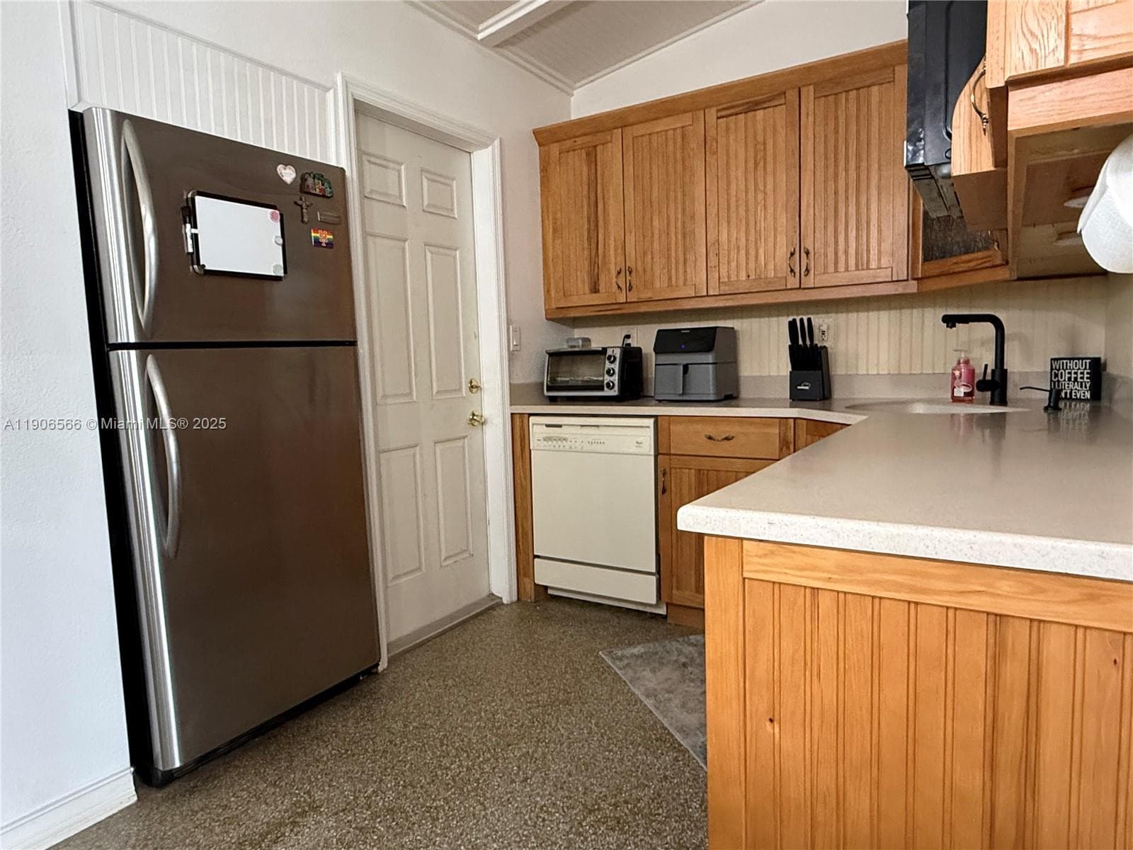 2524 Key Largo Ln photo 10