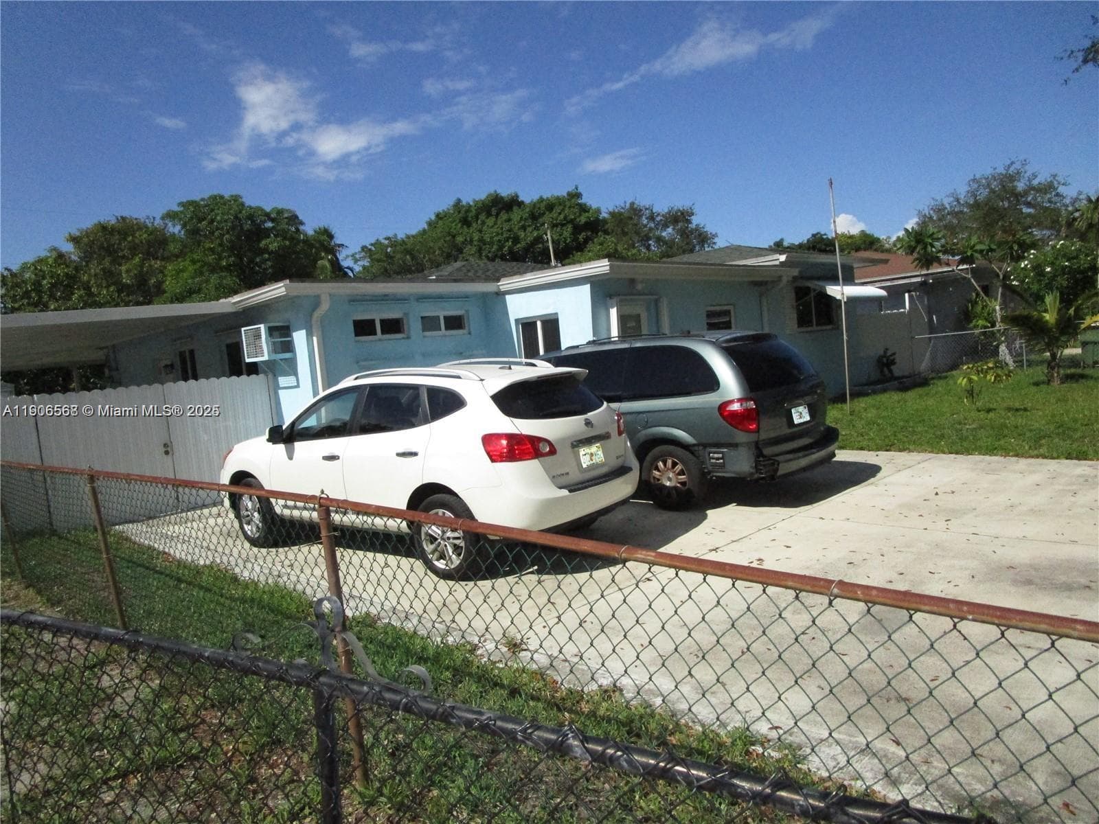 781 NW 131st St photo 3