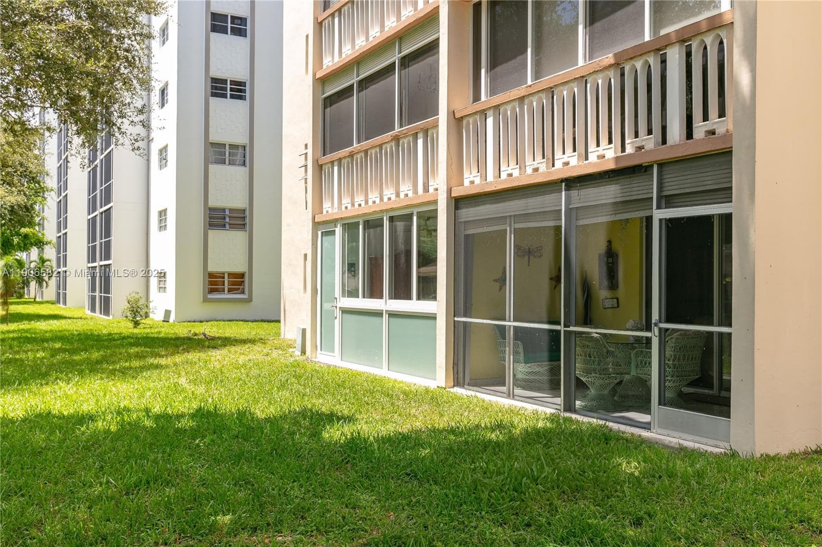 MEADOWBROOK · #107 in Hallandale Beach - Photo 22