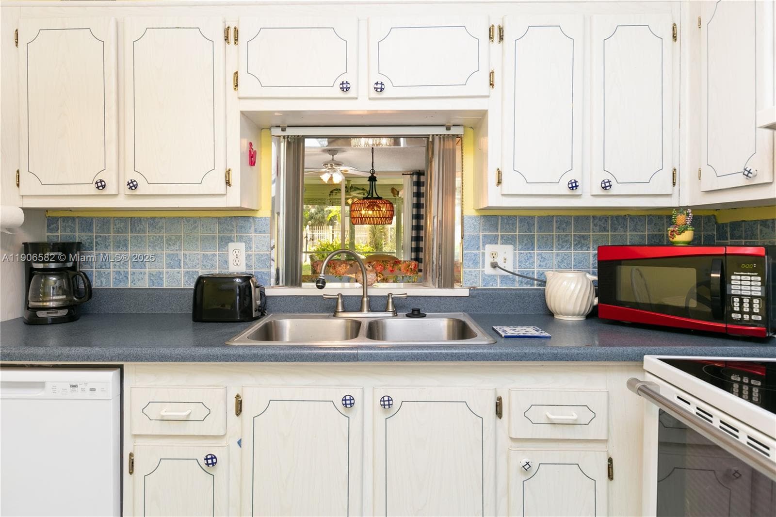 MEADOWBROOK · #107 in Hallandale Beach - Photo 7