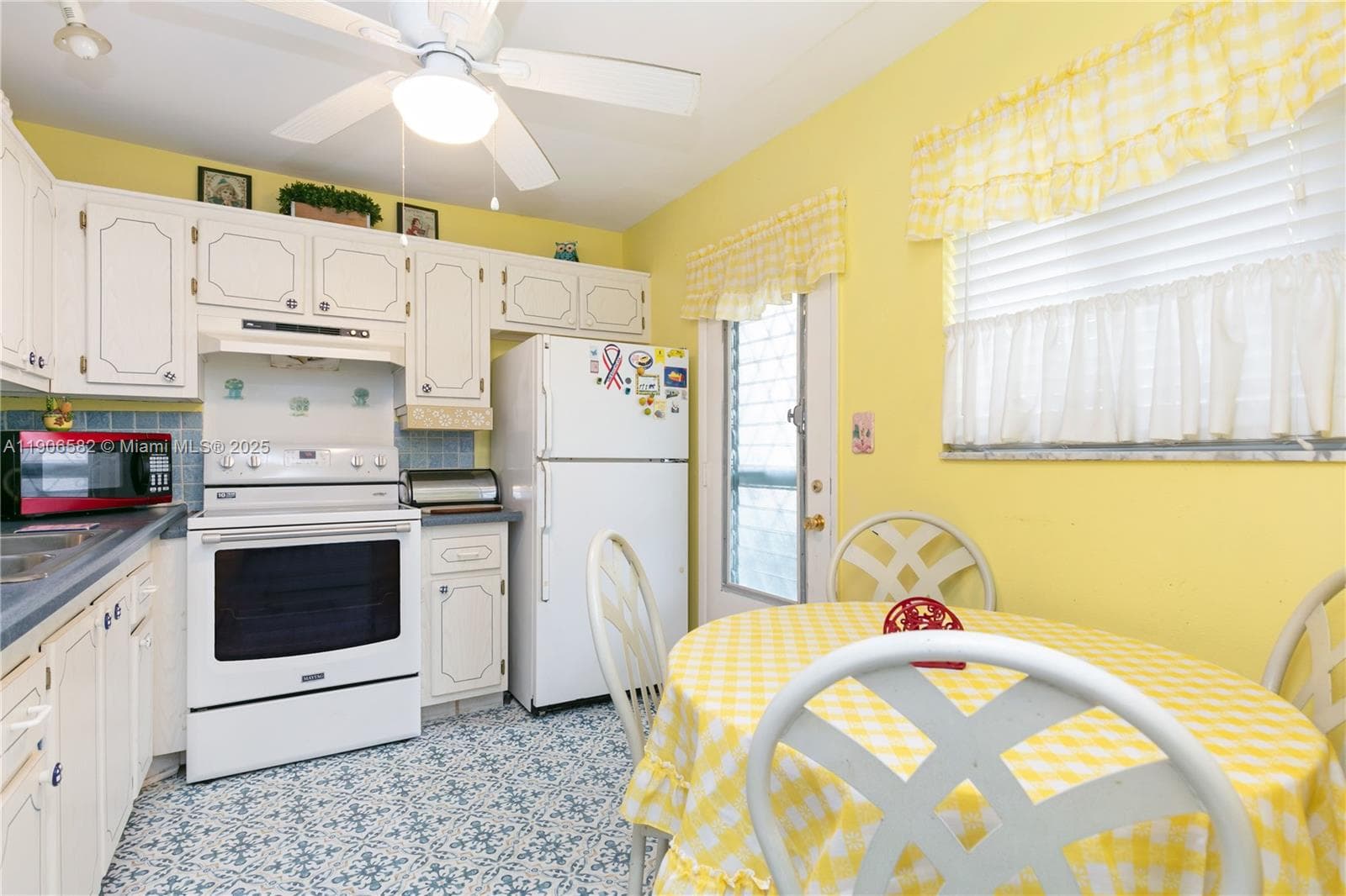 MEADOWBROOK · #107 in Hallandale Beach - Photo 10