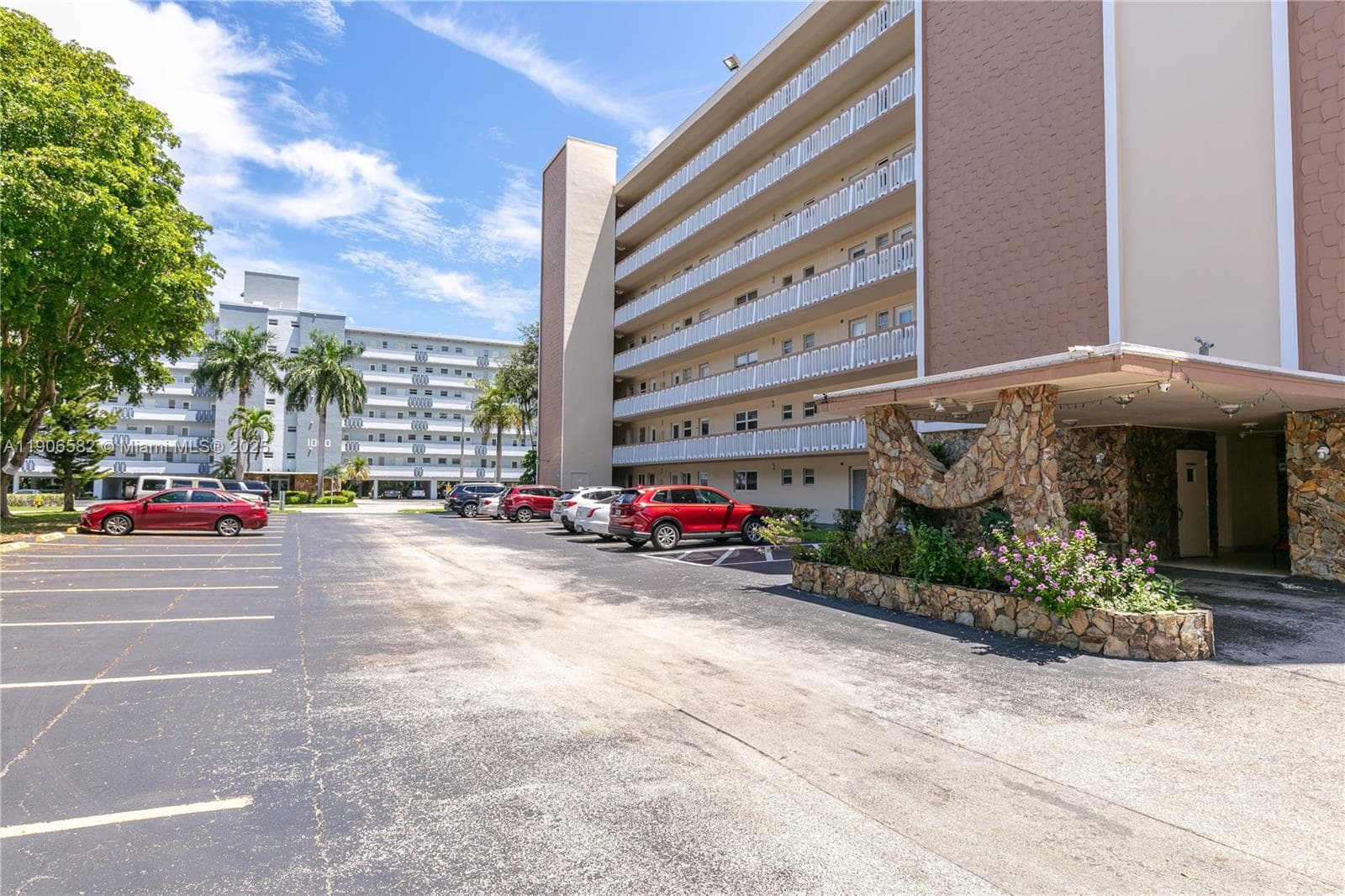 MEADOWBROOK · #107 in Hallandale Beach - Photo 25
