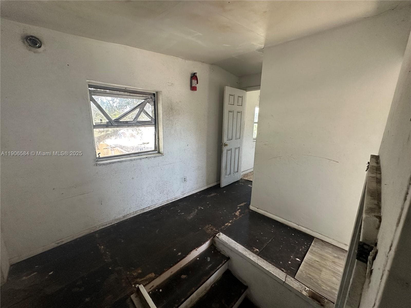 733 NW 27th Ave photo 46