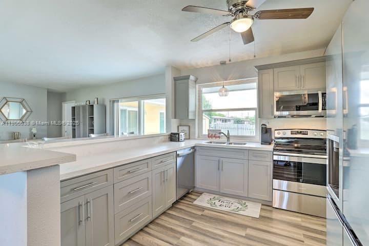 14310 NW 12th Ave #14310 photo 7