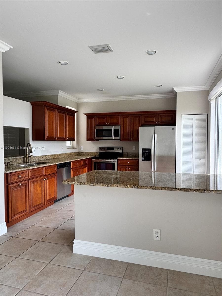 11216 NW 46th Dr photo 4