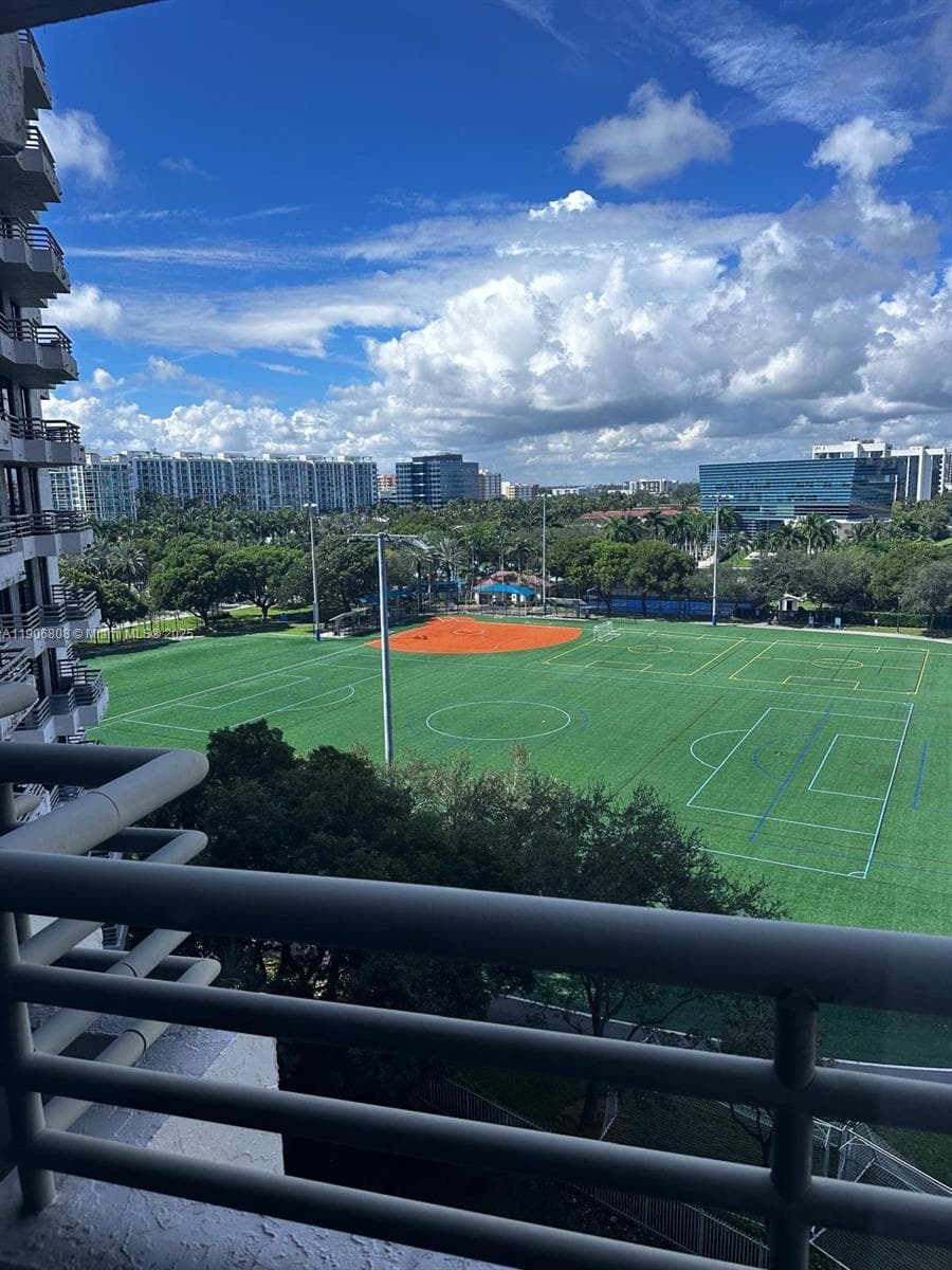 PARC CENTRAL AVENTURA SOU · #904 in Aventura - Photo 14