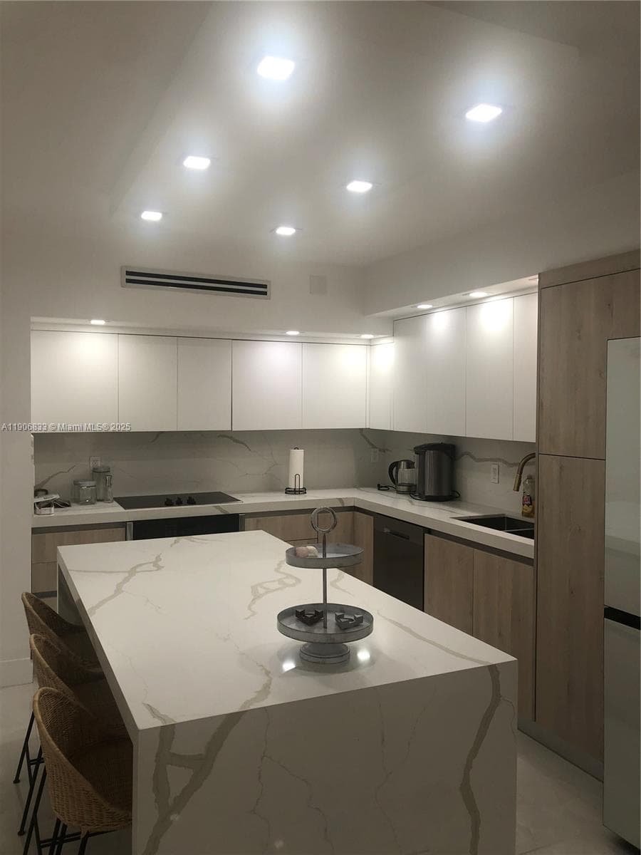 THE PLAZA OF BAL HARBOUR · #1510 in Bal Harbour - Photo 3