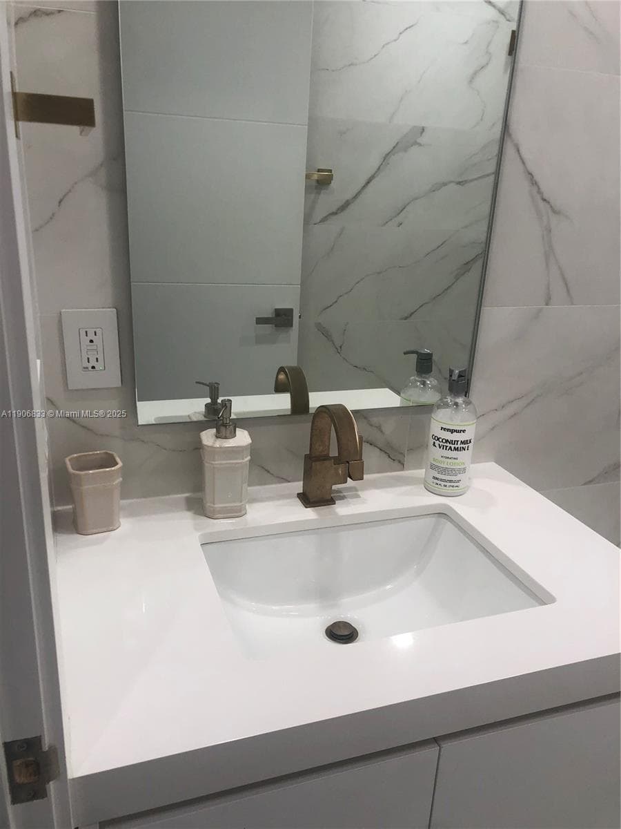 THE PLAZA OF BAL HARBOUR · #1510 in Bal Harbour - Photo 4