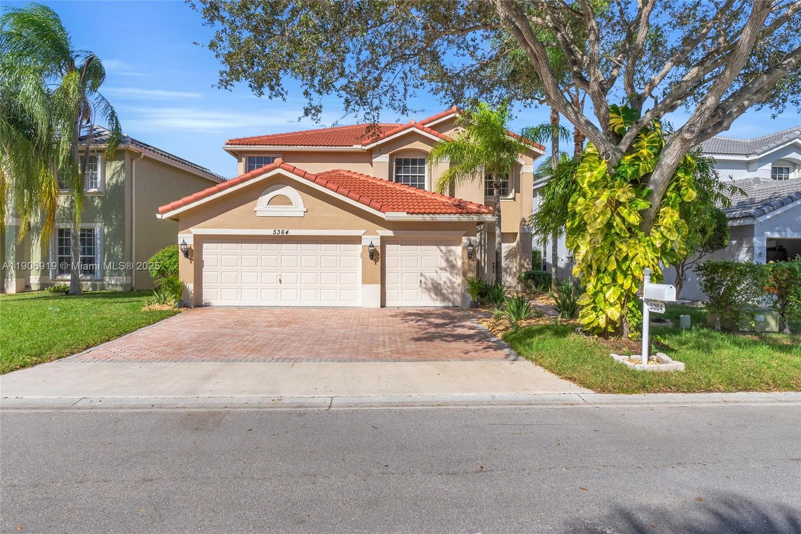 5364 NW 120th Ave photo 1