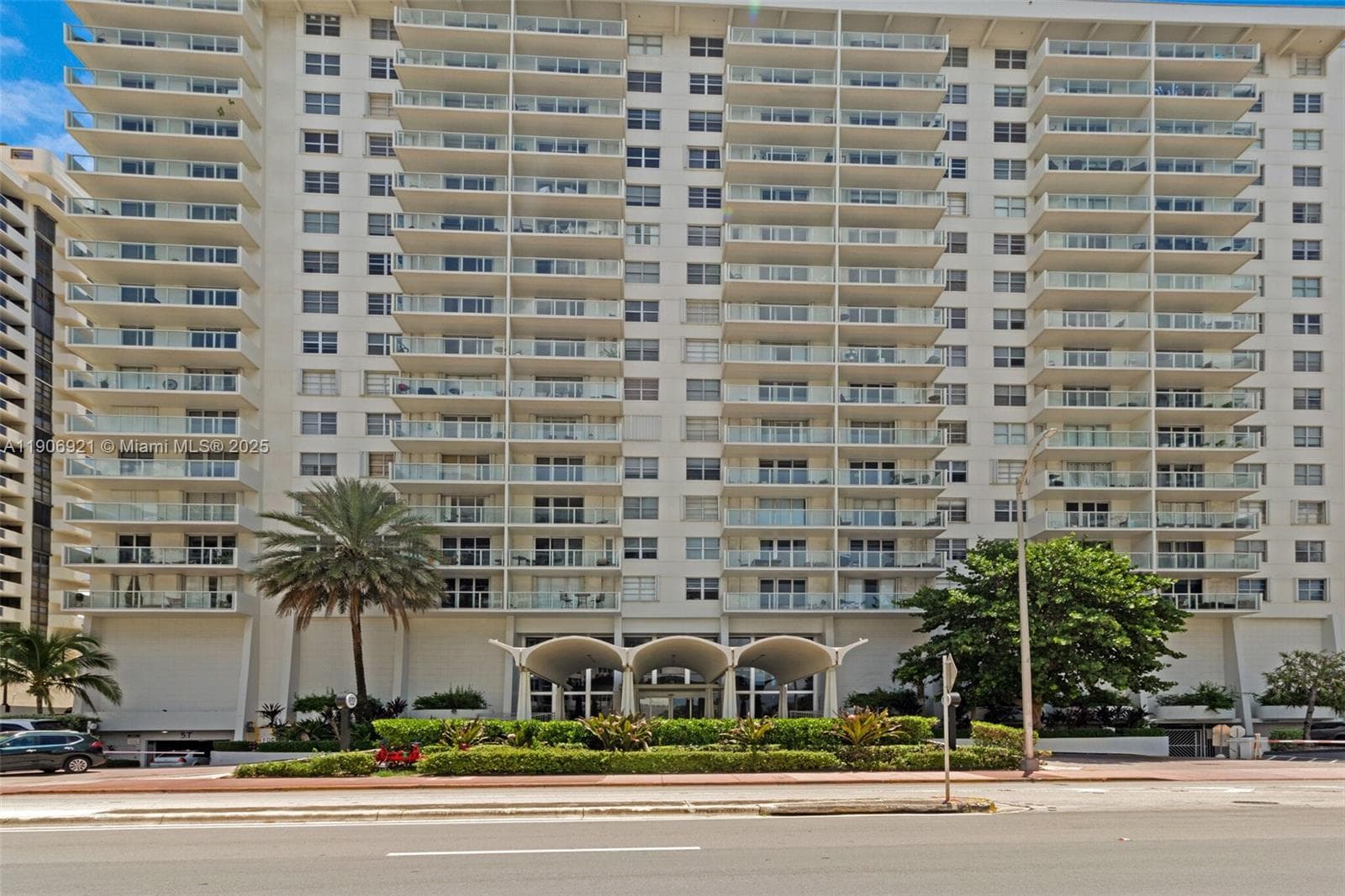 ARLEN BEACH CONDO · #511 in Miami Beach - Photo 1