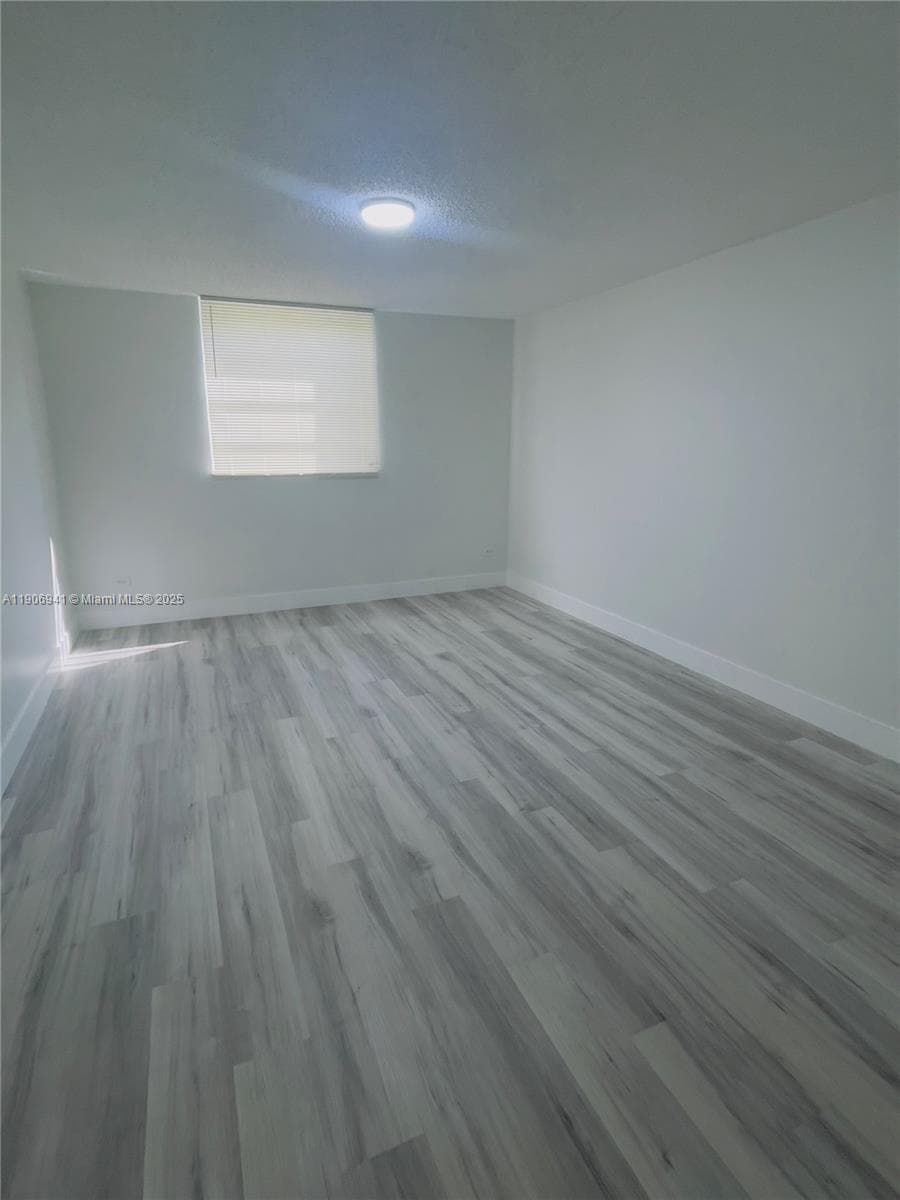 ROYAL OAKS CONDO · #338 in Miami - Photo 11