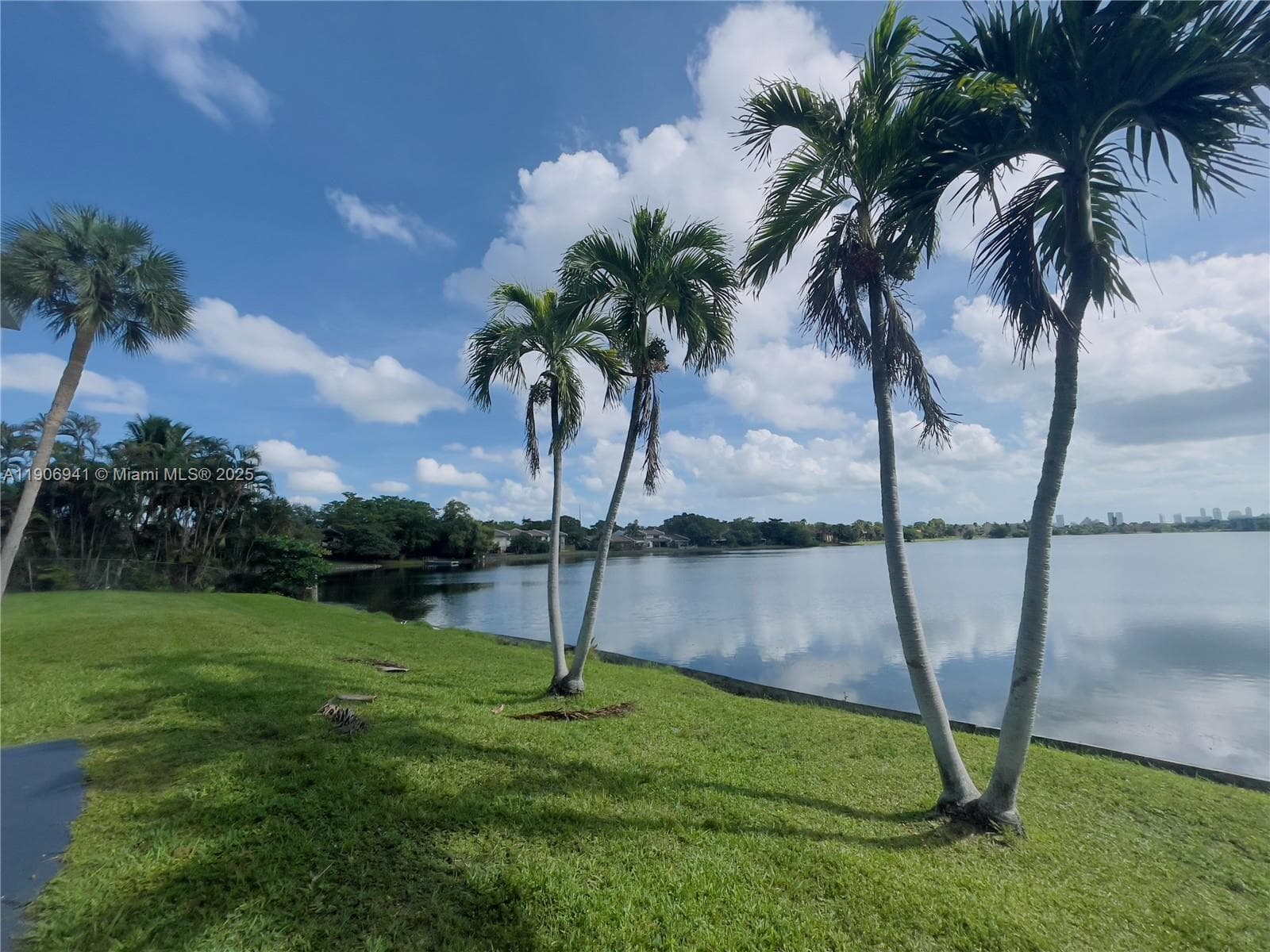 ROYAL OAKS CONDO · #338 in Miami - Photo 21