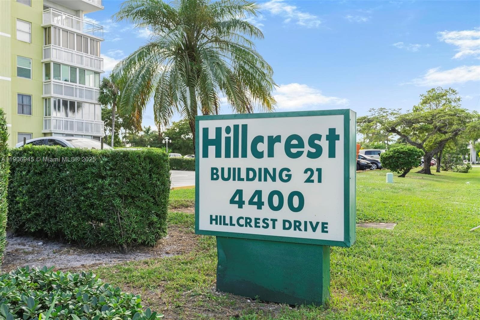 Hillcrest · #912B in Hollywood - Photo 32