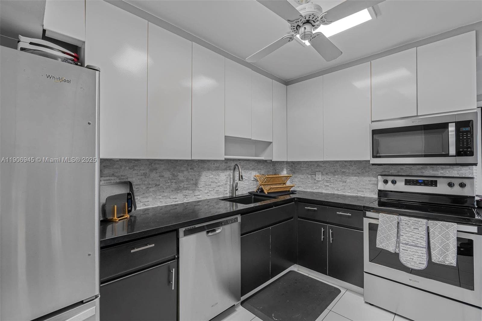 Hillcrest · #912B in Hollywood - Photo 14