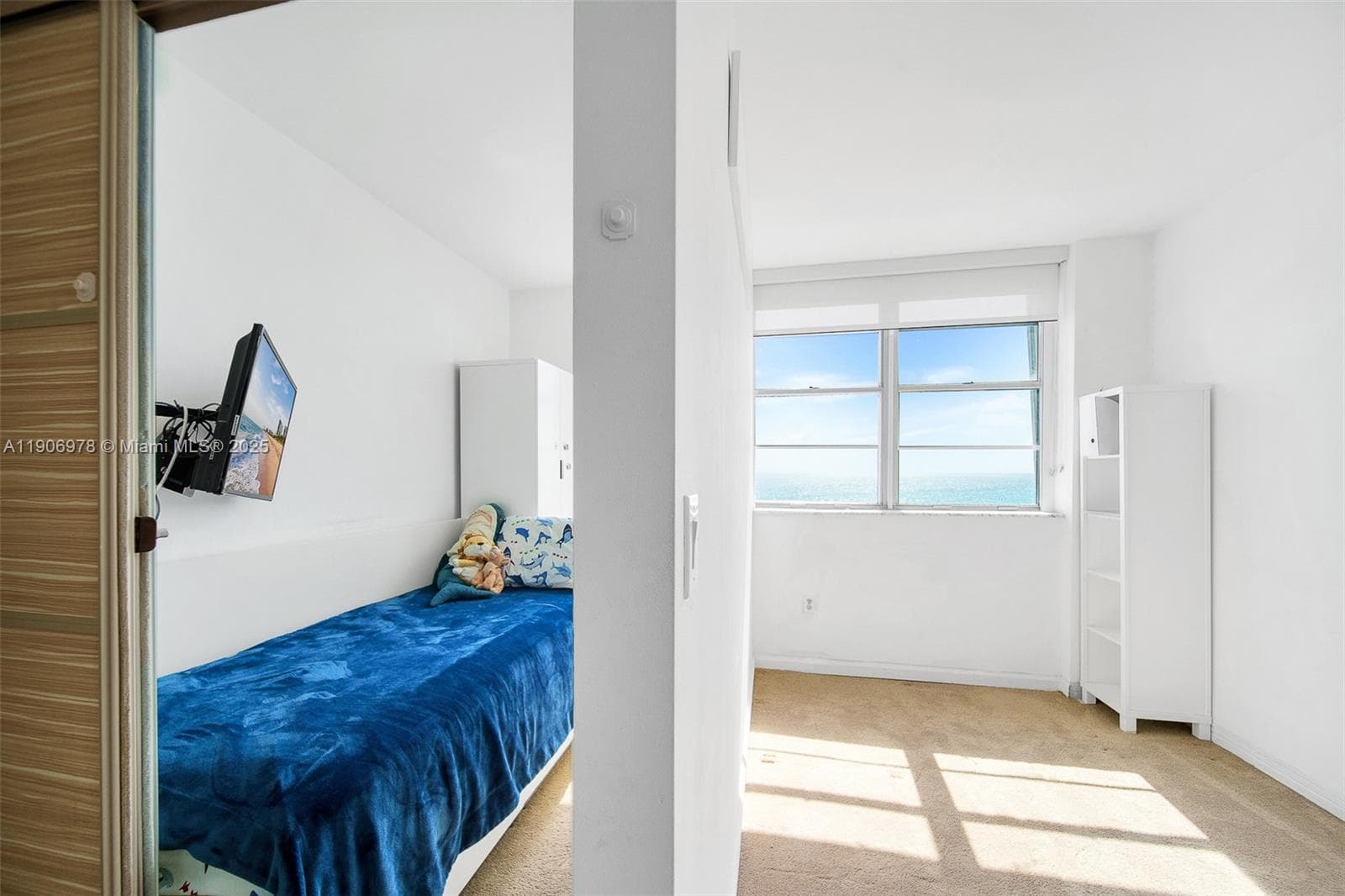 Amazing beach views from Den