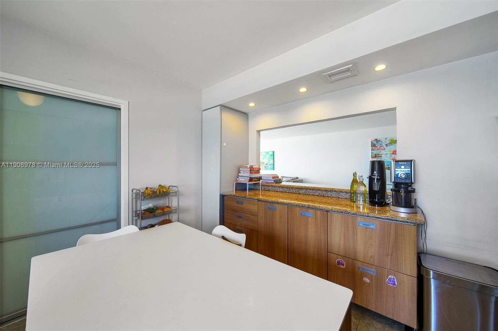 Corinthian Condo · #10G in Miami Beach - Photo 24