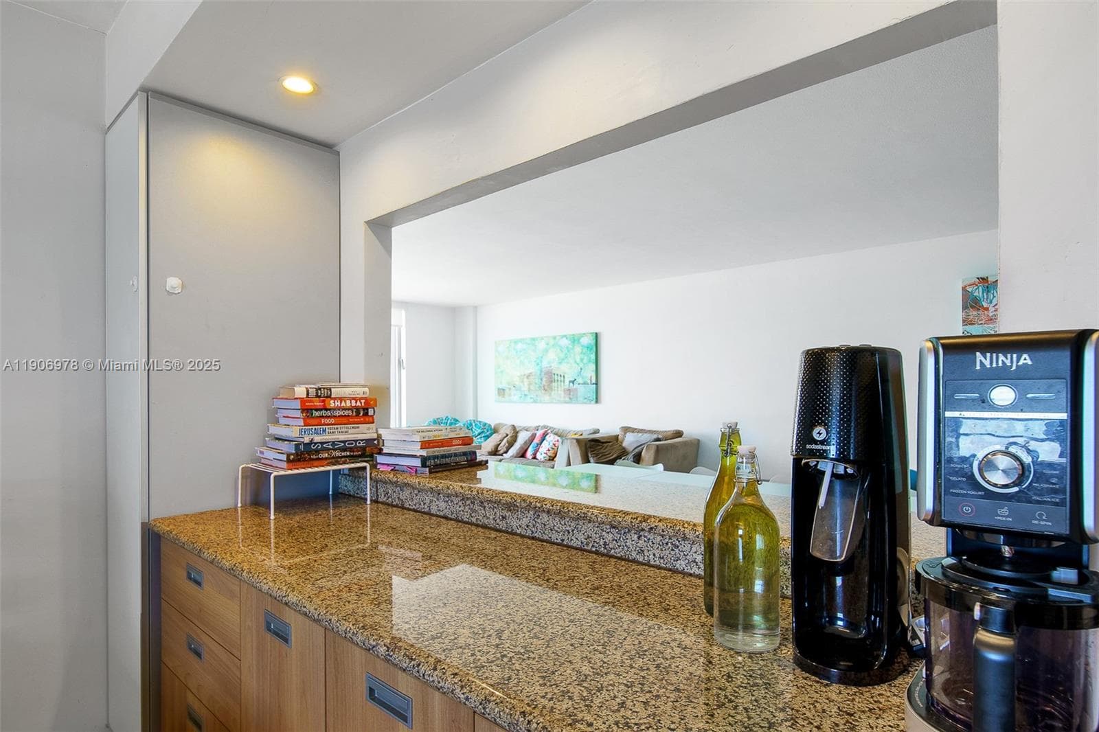 Corinthian Condo · #10G in Miami Beach - Photo 37