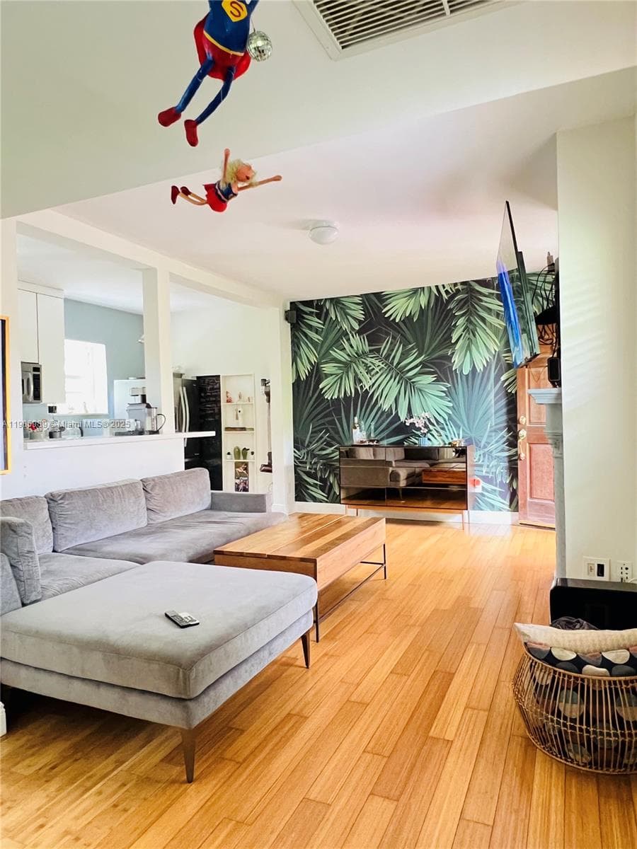 PINE TREE PLACE CONDO · #308 in Miami Beach - Photo 12