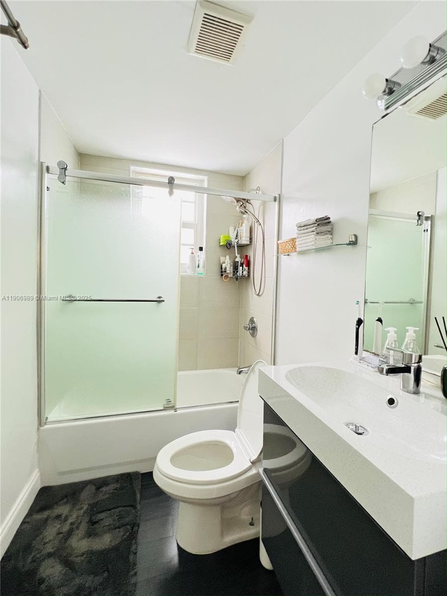PINE TREE PLACE CONDO · #308 in Miami Beach - Photo 15