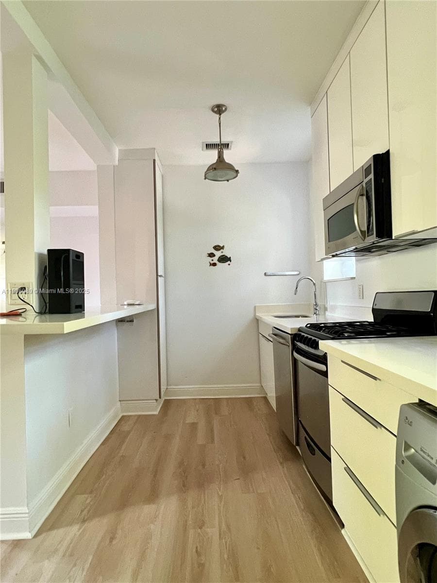 PINE TREE PLACE CONDO · #308 in Miami Beach - Photo 21