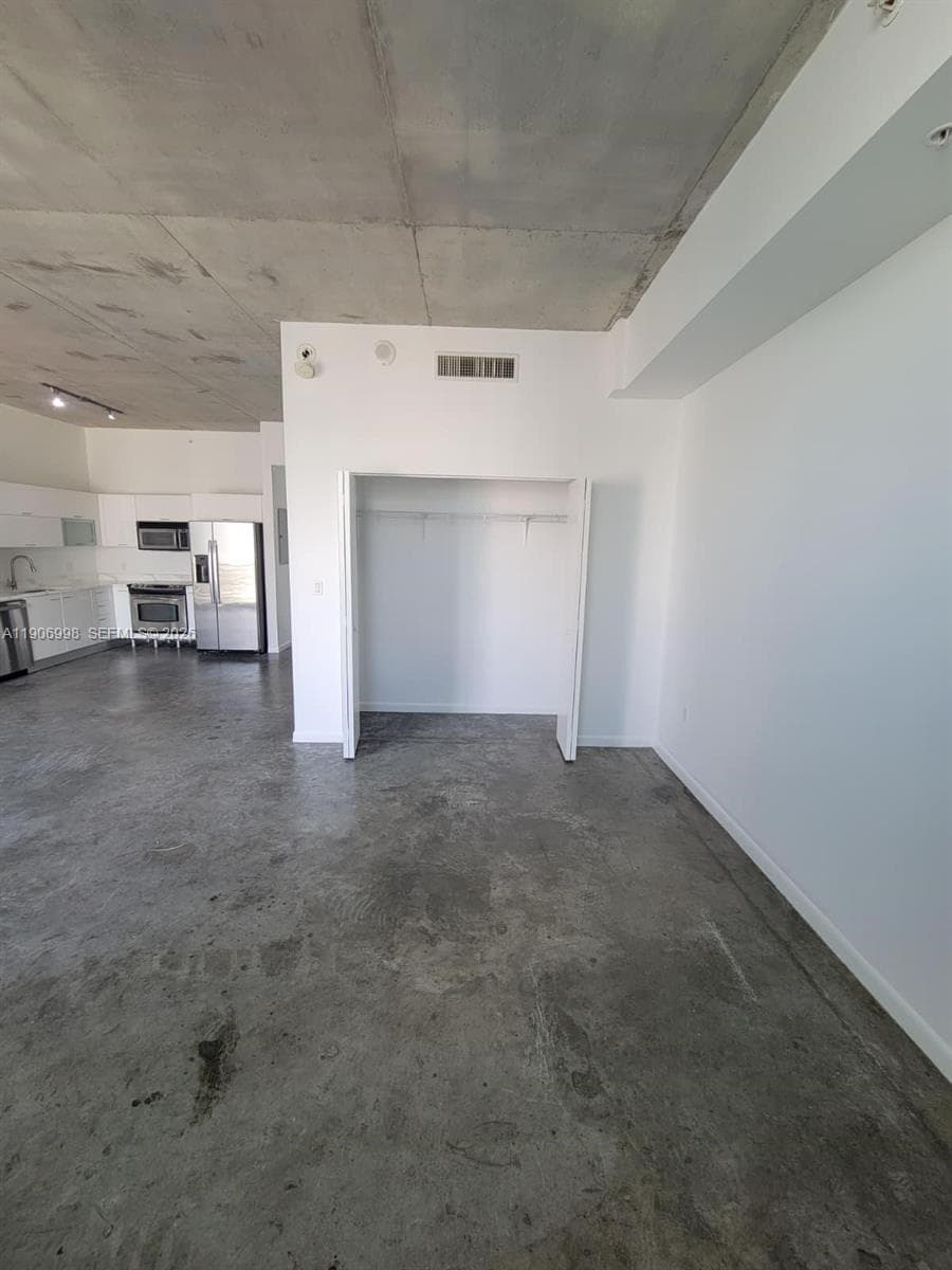 Loft Downtown II · #2415 in Miami - Photo 17