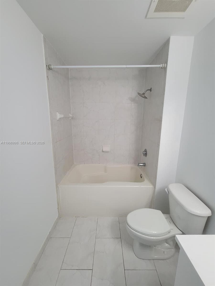 Loft Downtown II · #2415 in Miami - Photo 24