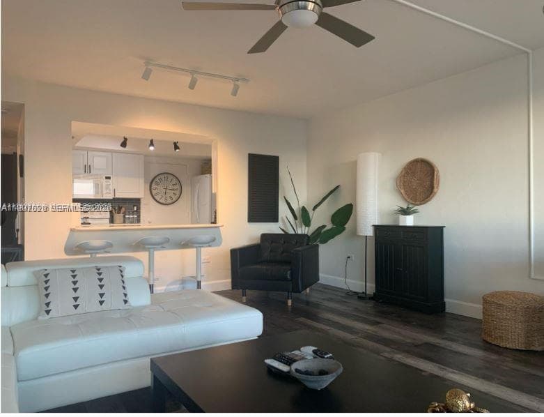 HOLLYWOOD TOWERS CONDO · #811 in Hollywood - Photo 6