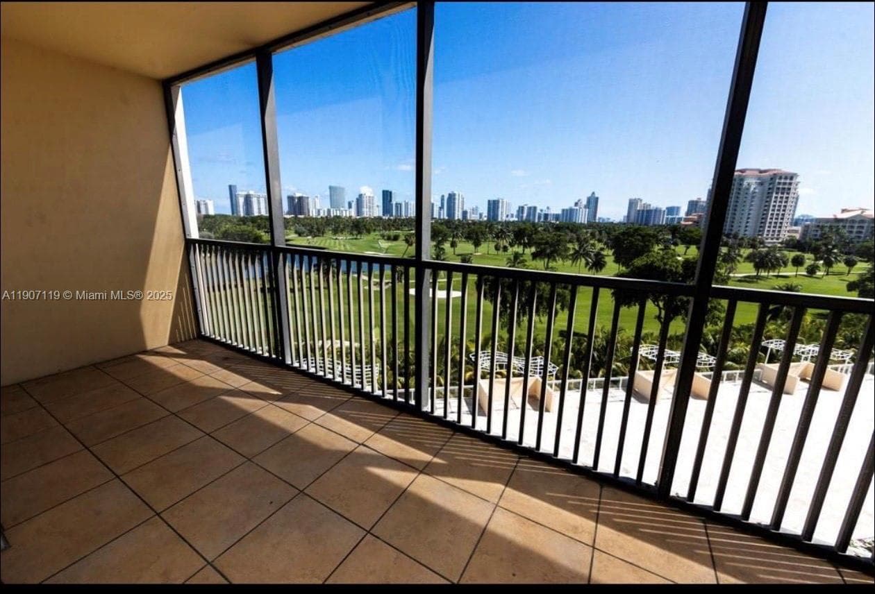 Coronado towers · #737 in Aventura - Photo 7