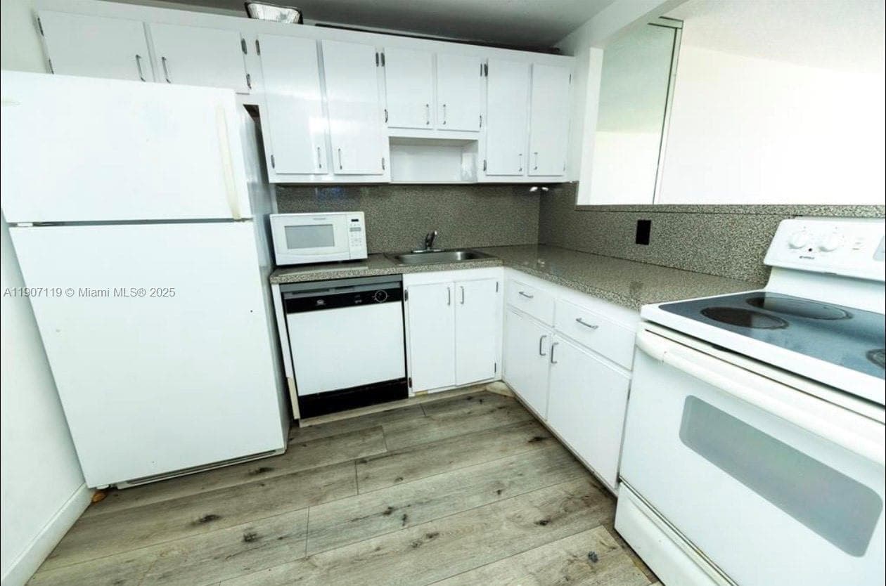 Coronado towers · #737 in Aventura - Photo 9