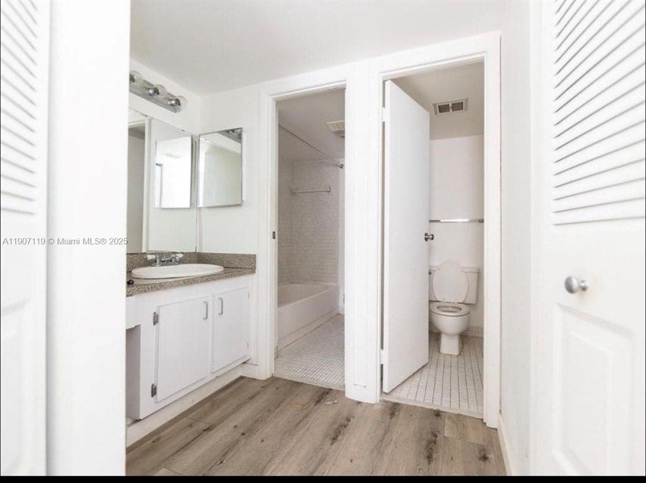Coronado towers · #737 in Aventura - Photo 11
