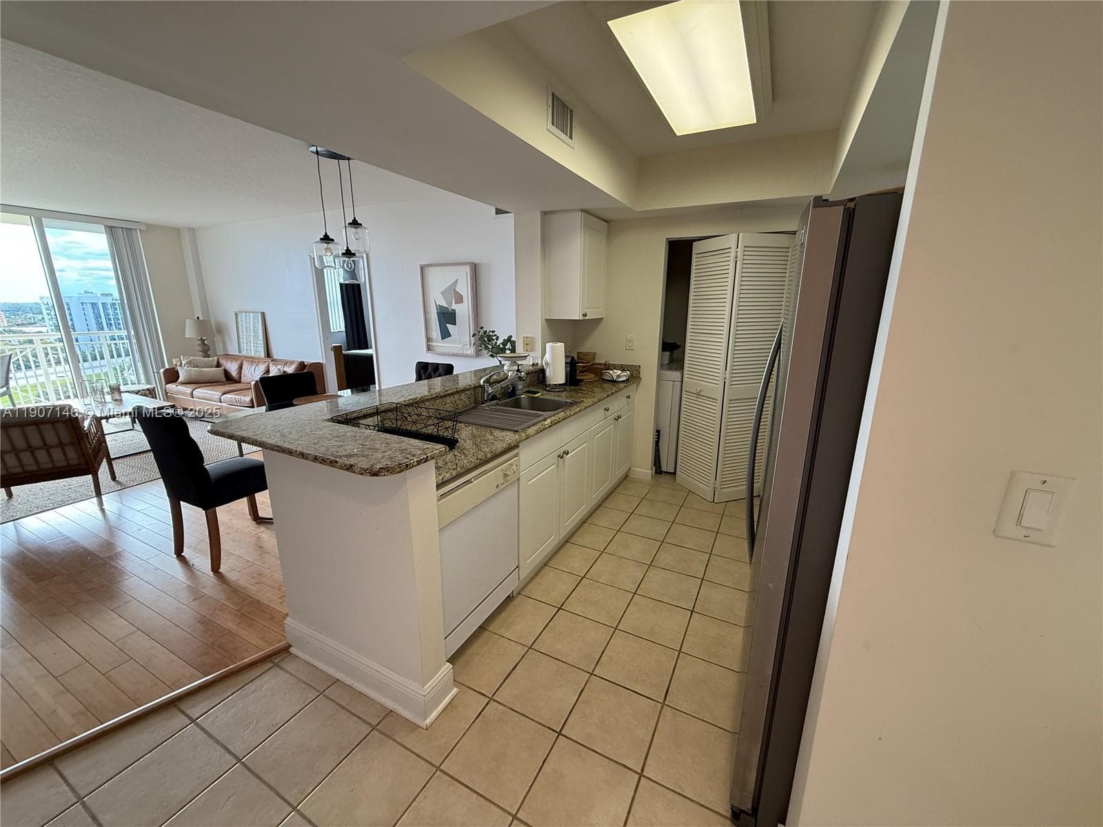 TURNBERRY ON THE GREEN CO · #1405 in Aventura - Photo 5