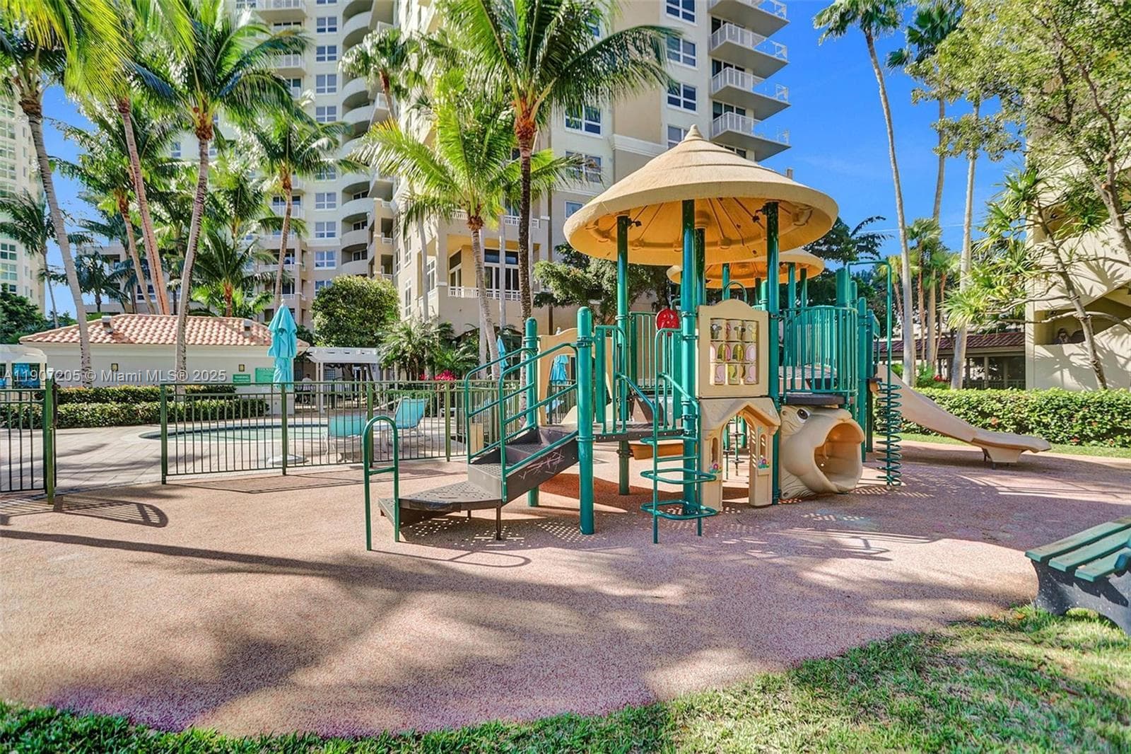 TURNBERRY ON THE GREEN CO · #2507 in Aventura - Photo 6