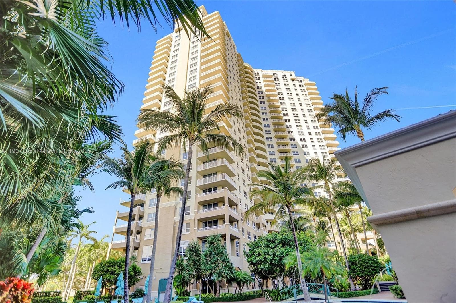 TURNBERRY ON THE GREEN CO · #2507 in Aventura - Photo 13