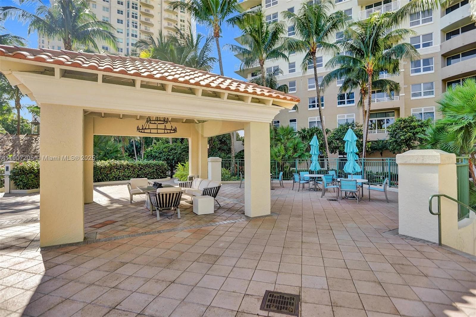 TURNBERRY ON THE GREEN CO · #2507 in Aventura - Photo 3