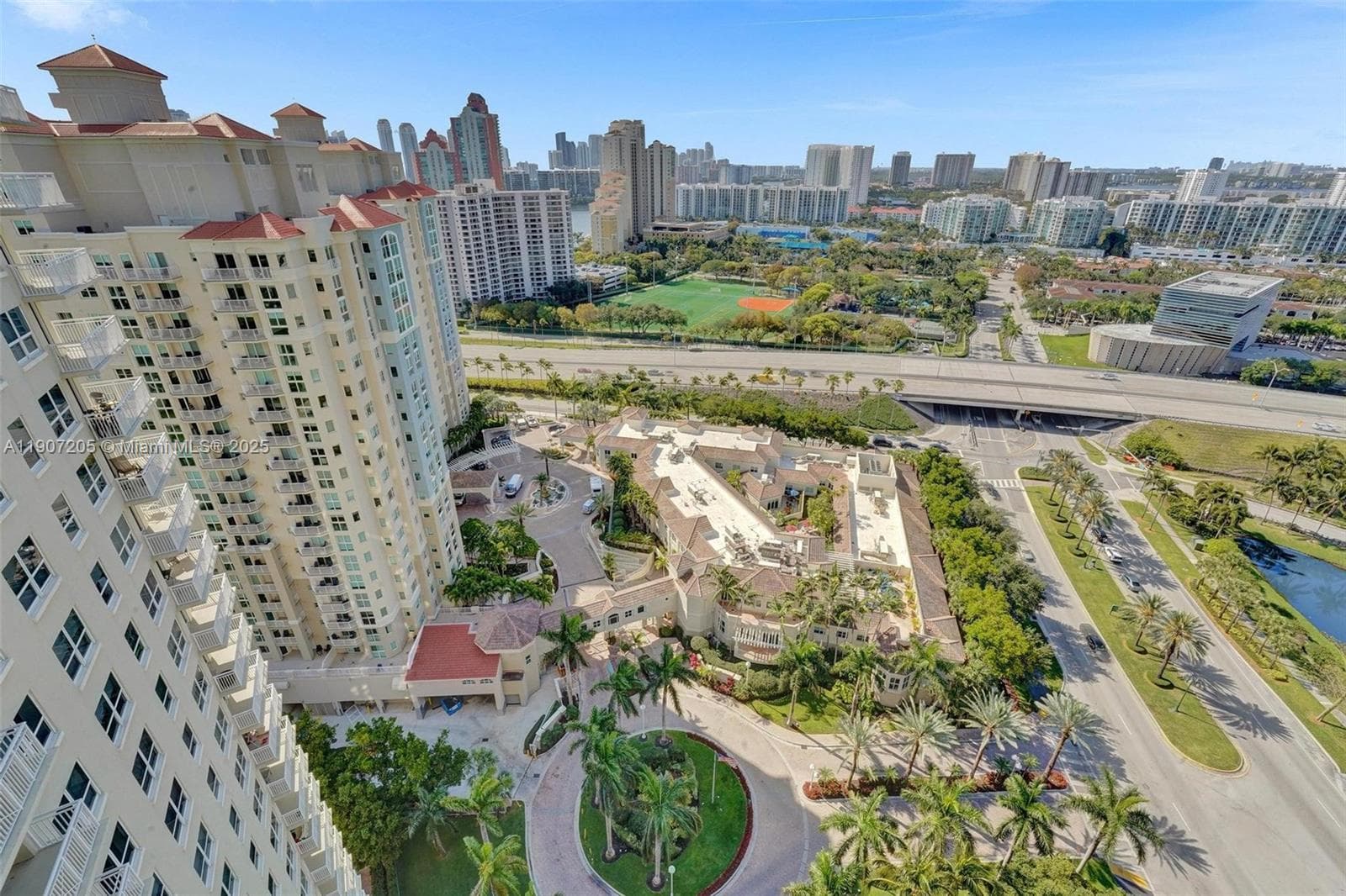 TURNBERRY ON THE GREEN CO · #2507 in Aventura - Photo 63