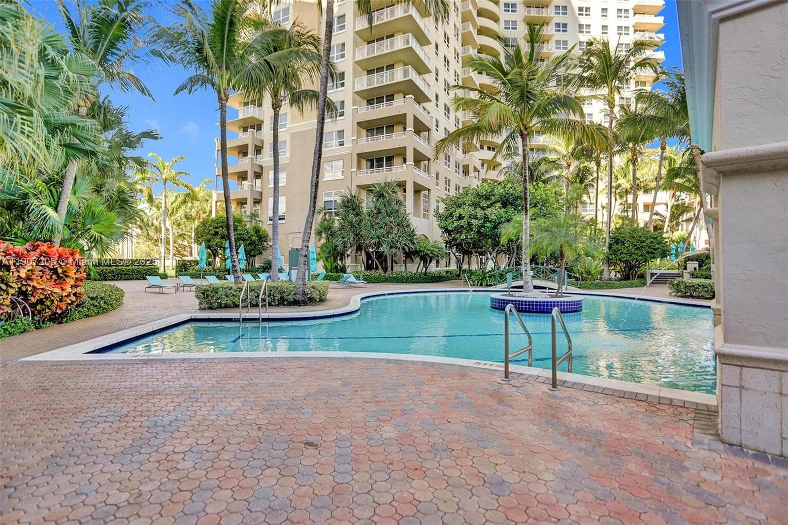 TURNBERRY ON THE GREEN CO · #2507 in Aventura - Photo 11