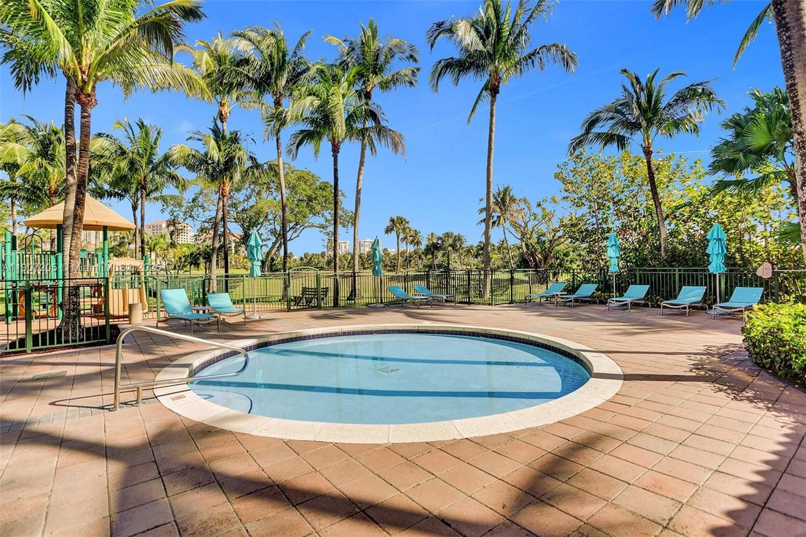 TURNBERRY ON THE GREEN CO · #2507 in Aventura - Photo 4